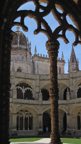 The cloister, Jer&oacute;nimos Monastery