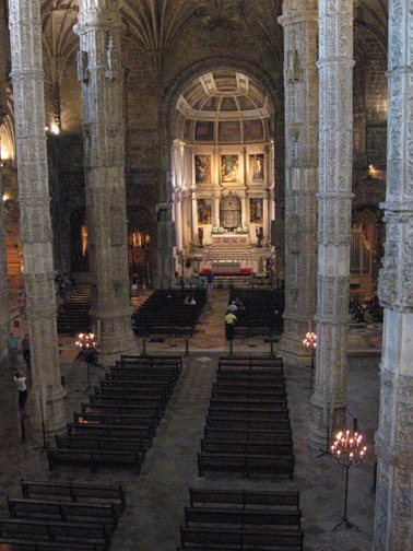 Inside the church at Jer&oacute;nimos